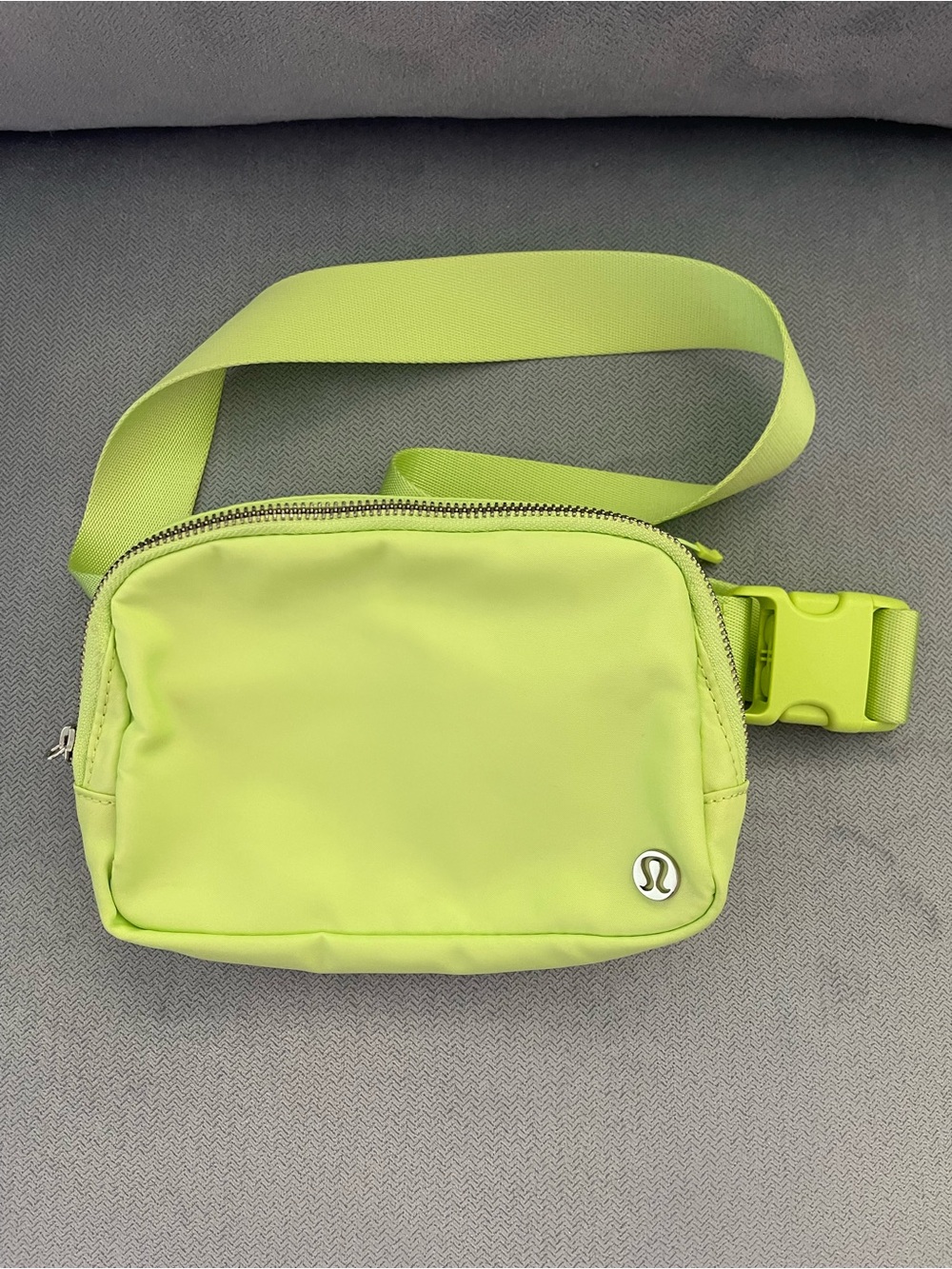 Lululemon RARE ORIGINAL OG Everywhere Belt 1L  Bag - NEMI Neo Mint
